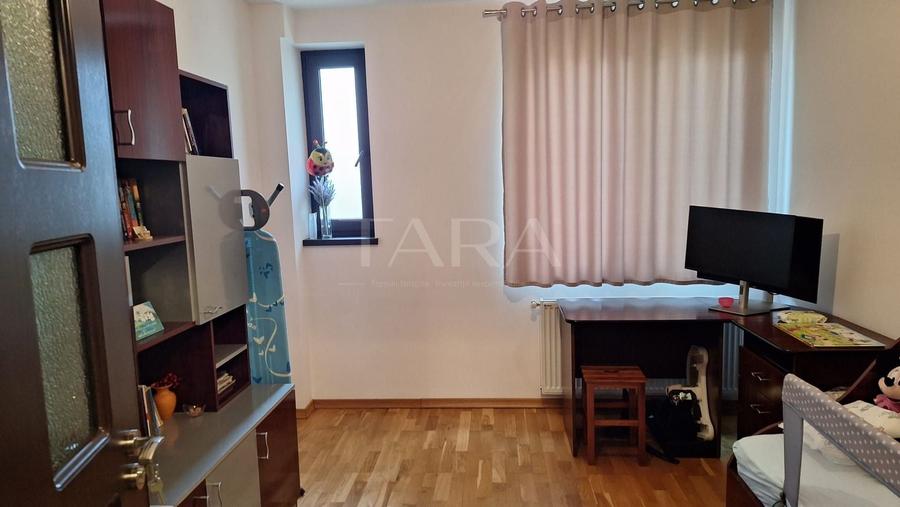 Apartament cu 3 camere semidecomandat, mobilat în Europa