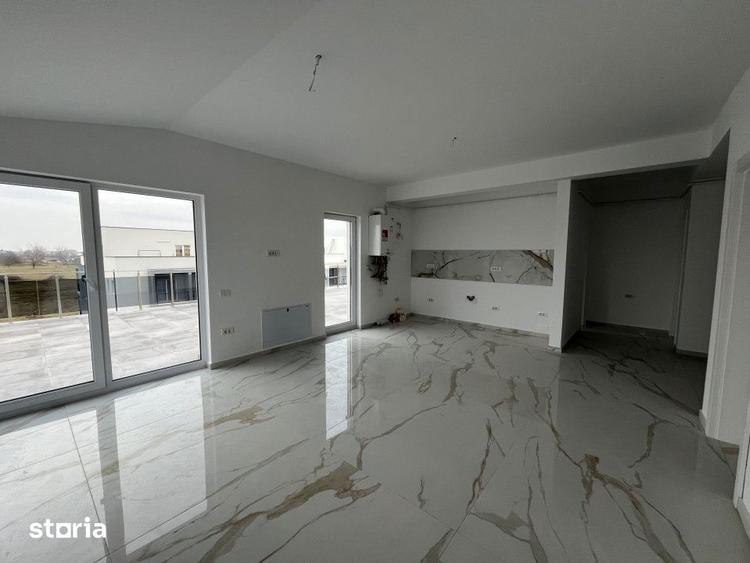 Apartament cu 3 camere decomandat în Șagului