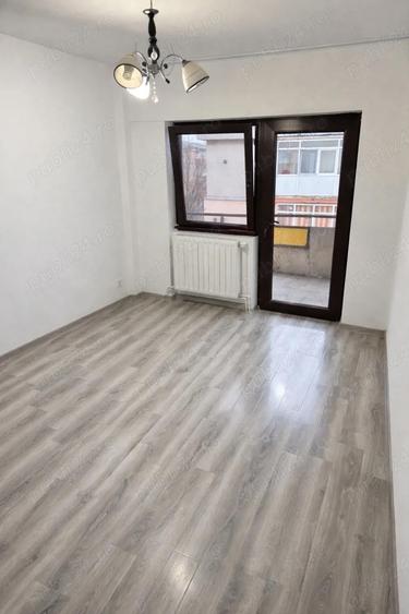 Vand apartament decomandat Alexandria, intre 1 Mai ?i ?coala 4 - 3