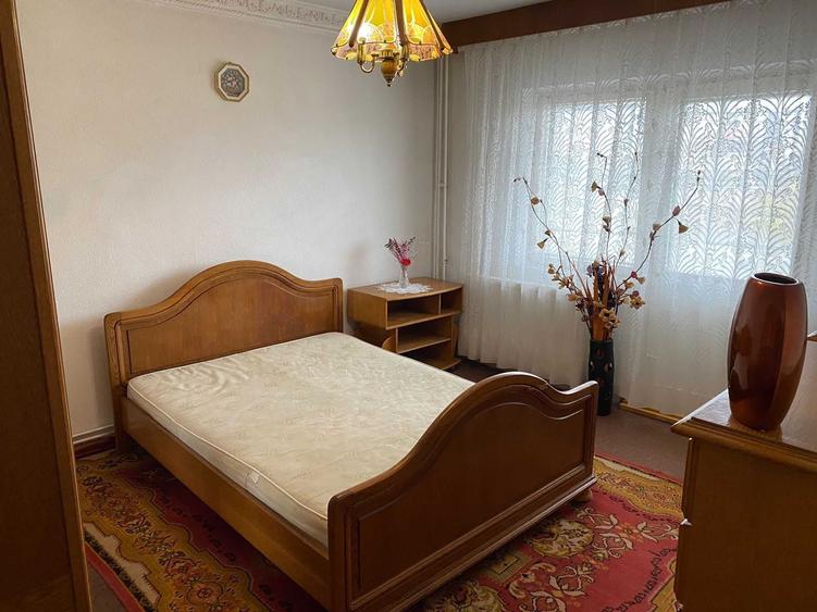 Apartament cu 3 camere decomandat în 9 Mai