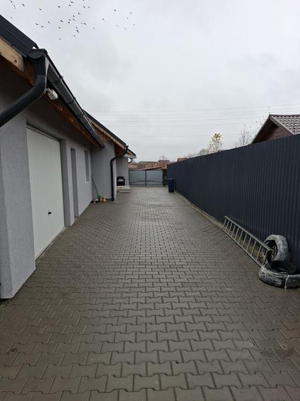 Casă cu 3 camere în Central