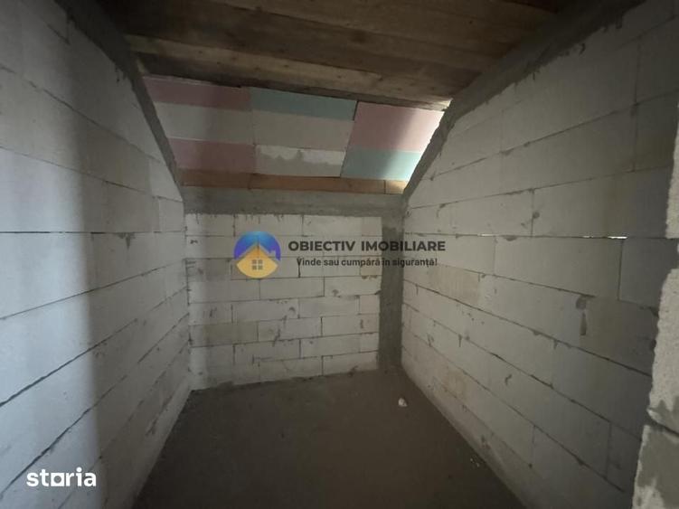 Casă cu 4 camere cu Teren 953 Mp în Girov