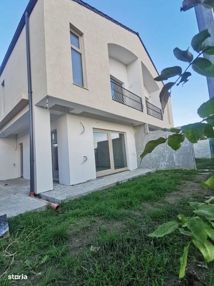 Casă cu 4 camere în Tomis Nord