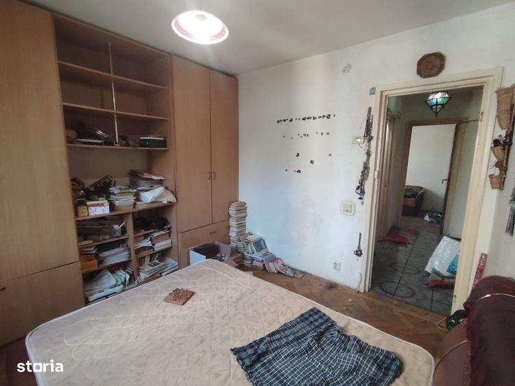 Apartament cu 3 camere decomandat în Aleea Trandafirilor