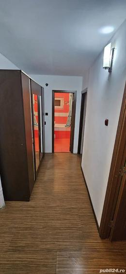 Apartament cu 3 camere decomandat în 1 Mai