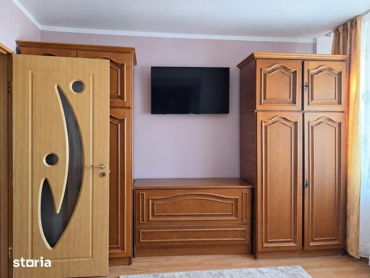 Apartament cu 3 camere decomandat în Siloz