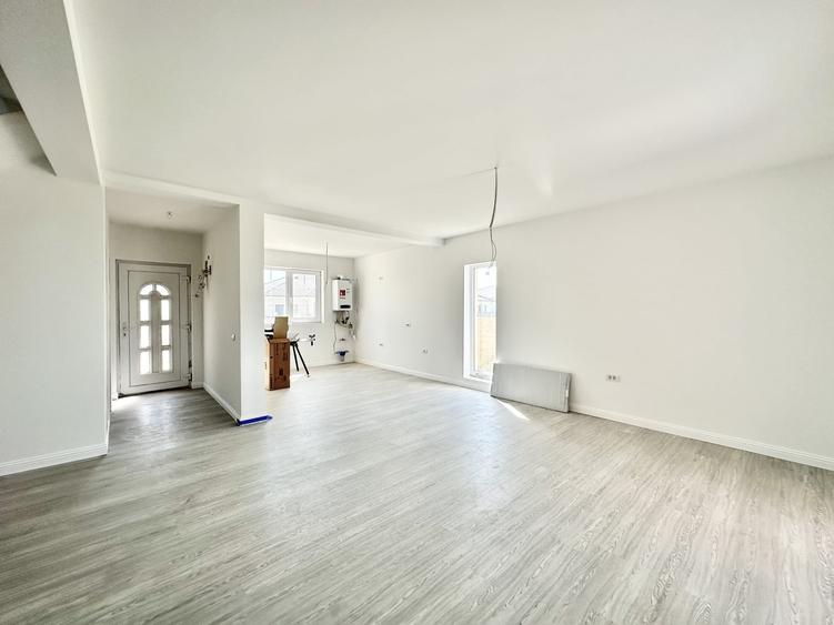 Duplex cu 4 camere cu Canalizare în Moșnița Veche
