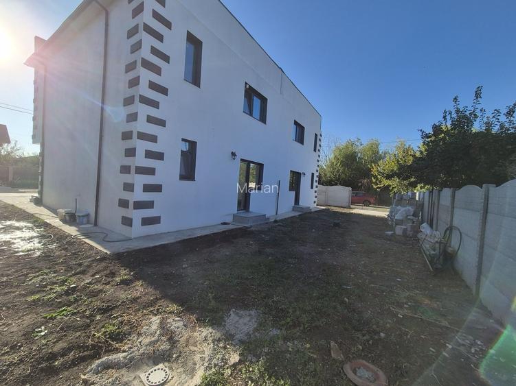 Casă cu 3 camere în Olteni