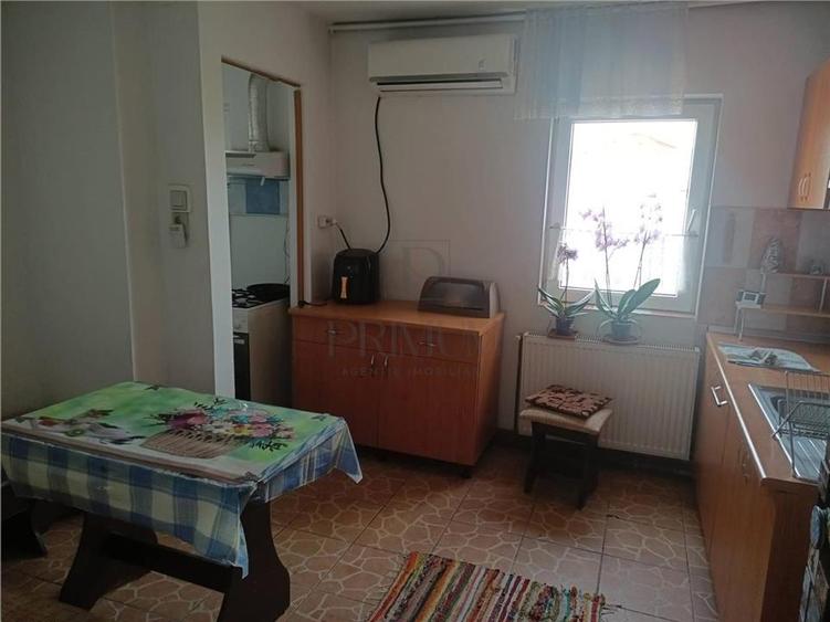 Apartament cu 2 camere decomandat, mobilat în Dâmbovița
