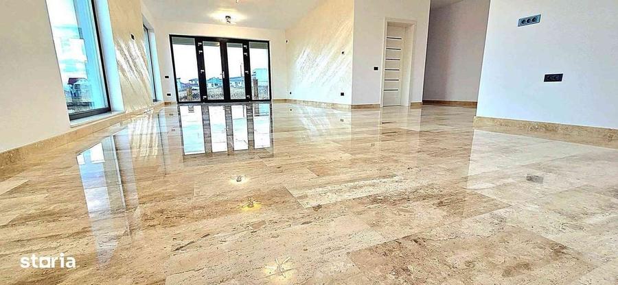 Casă cu 4 camere cu Teren 500 Mp în Central