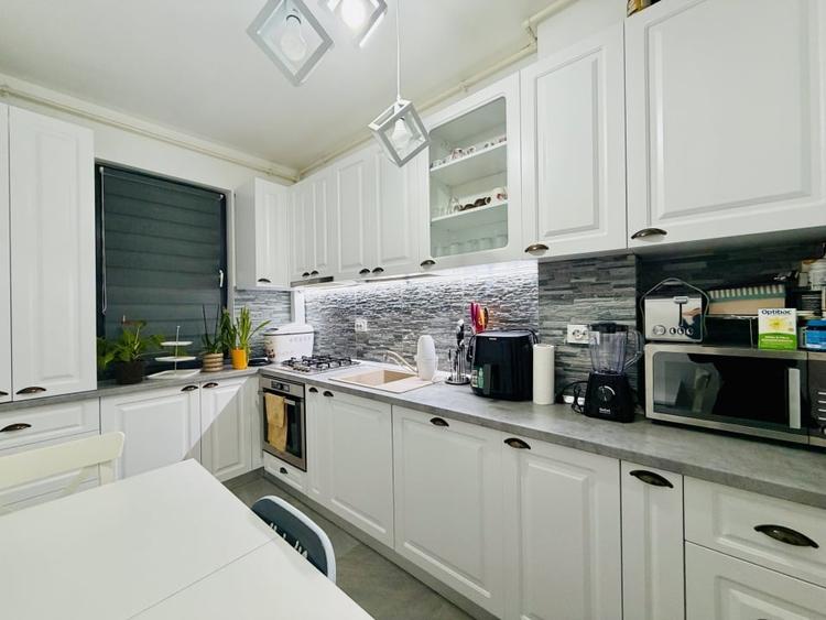 Apartament cu 2 camere decomandat în Păcii