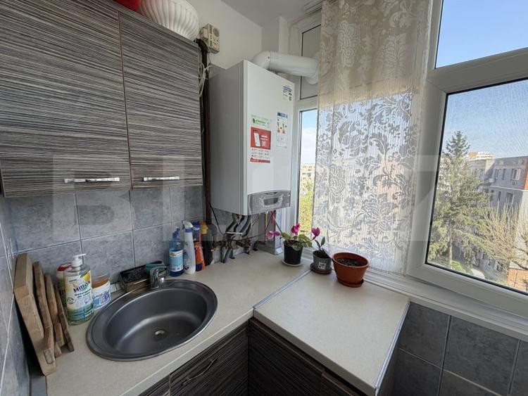 Apartament cu 3 camere decomandat, mobilat în 9 Mai
