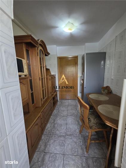 Apartament cu 3 camere în Cantacuzino