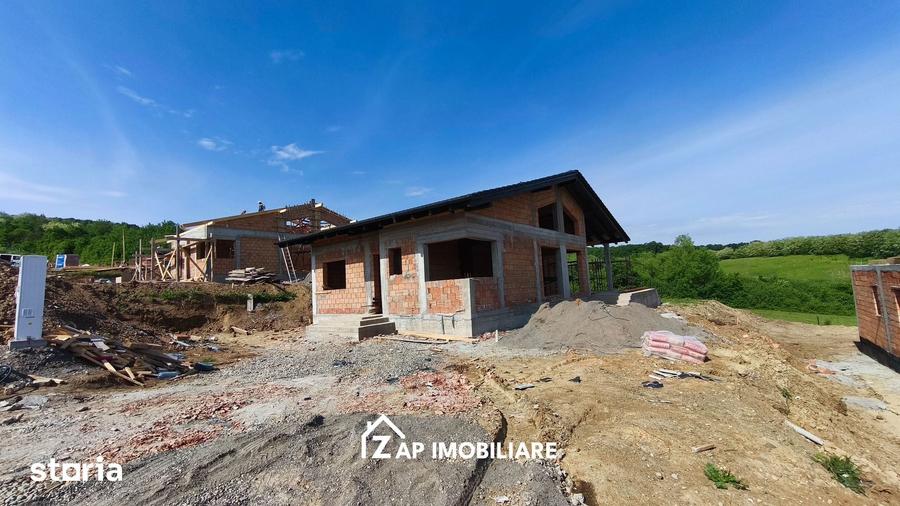 Casă cu 4 camere cu Teren 700 Mp în Livezeni