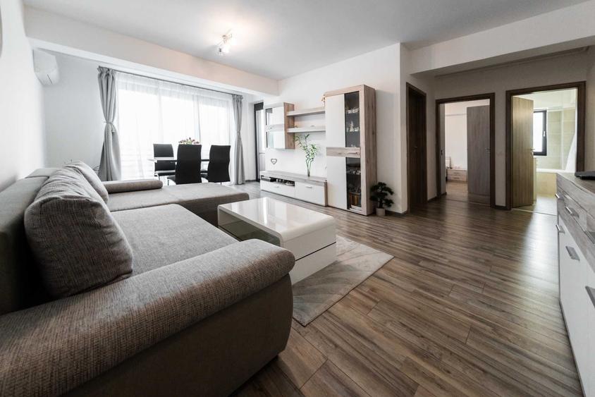 Apartament cu 3 camere decomandat, mobilat în Girocului