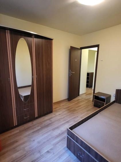 Apartament cu 4 camere semidecomandat, mobilat în Gorjului