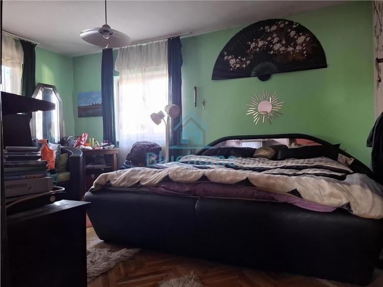 Casă cu 5 camere în 1 Mai