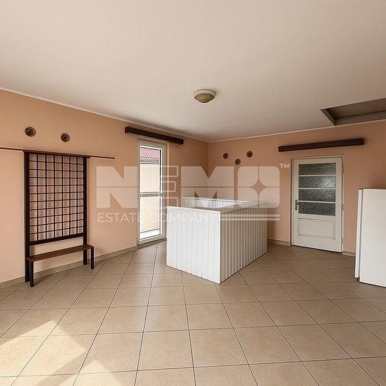 Casă individuală cu 6 camere cu Canalizare în Ultracentral