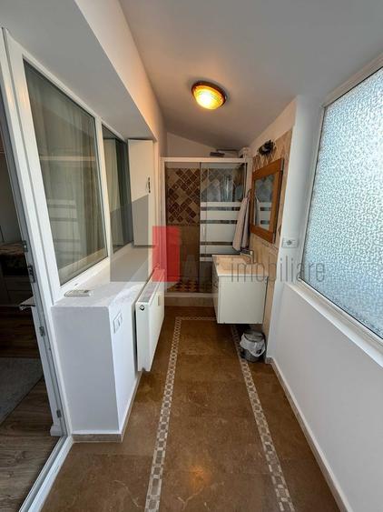 Apartament cu 3 camere decomandat în Lacul Tei