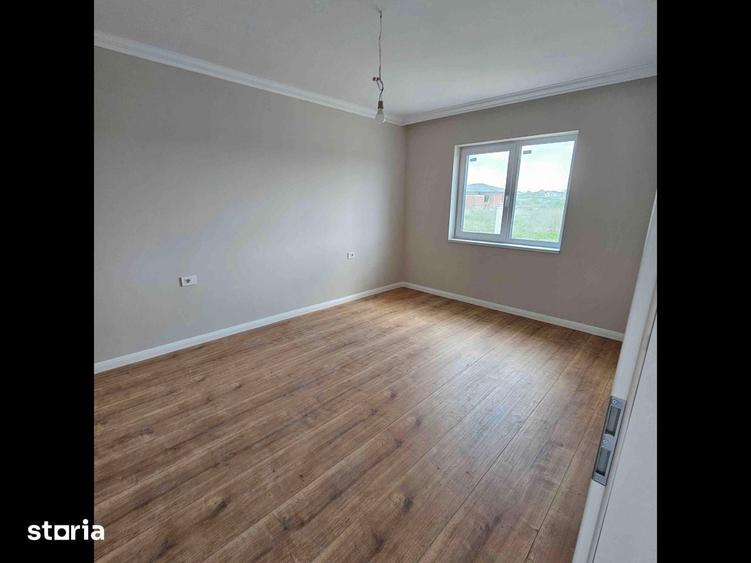 Casă cu 4 camere cu Teren 400 Mp în Central
