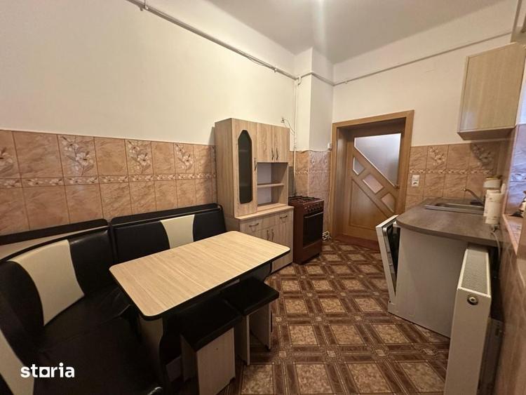 Apartament cu 3 camere în Florilor