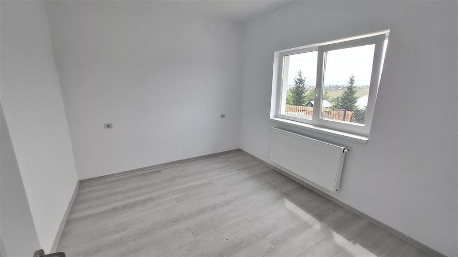 Casă individuală cu 4 camere cu Canalizare în Valea Lupului