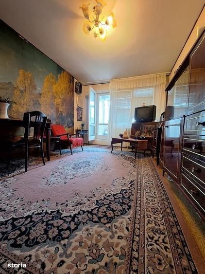 Apartament cu 3 camere decomandat în Obor