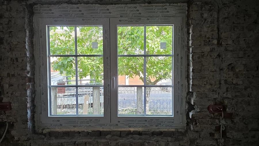 Casă cu 2 camere cu Teren 160 Mp în Central