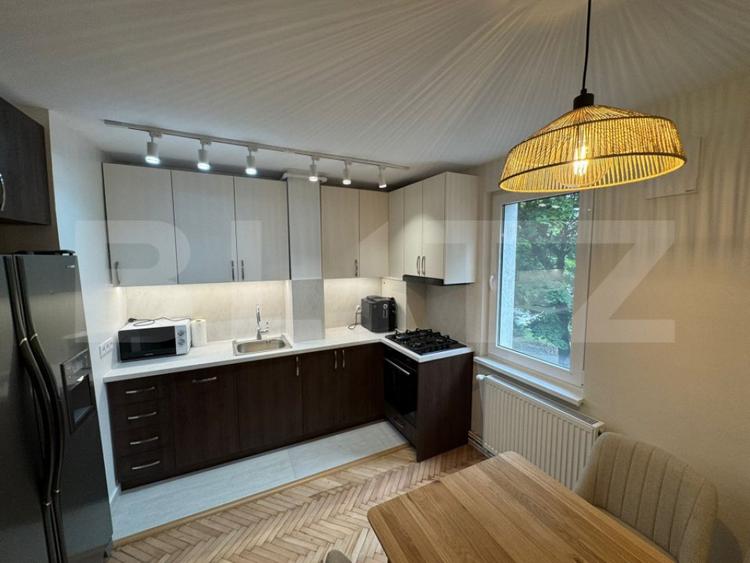 Apartament cu 3 camere decomandat în Tudor