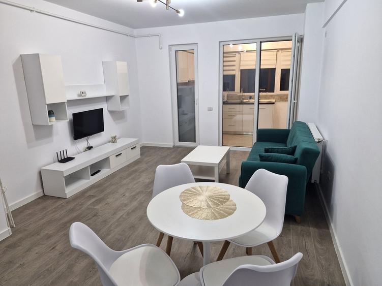Apartament cu 2 camere decomandat în Central