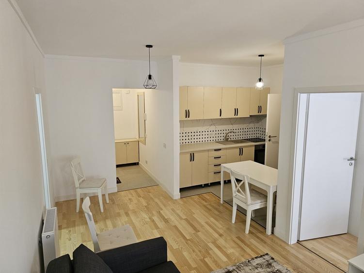 Apartament cu 2 camere decomandat în Jiului