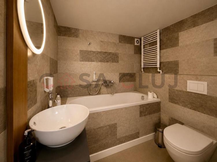 Apartament cu 3 camere semidecomandat, mobilat în Central
