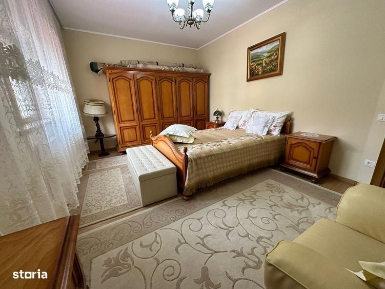 Casă cu 4 camere în Roșu