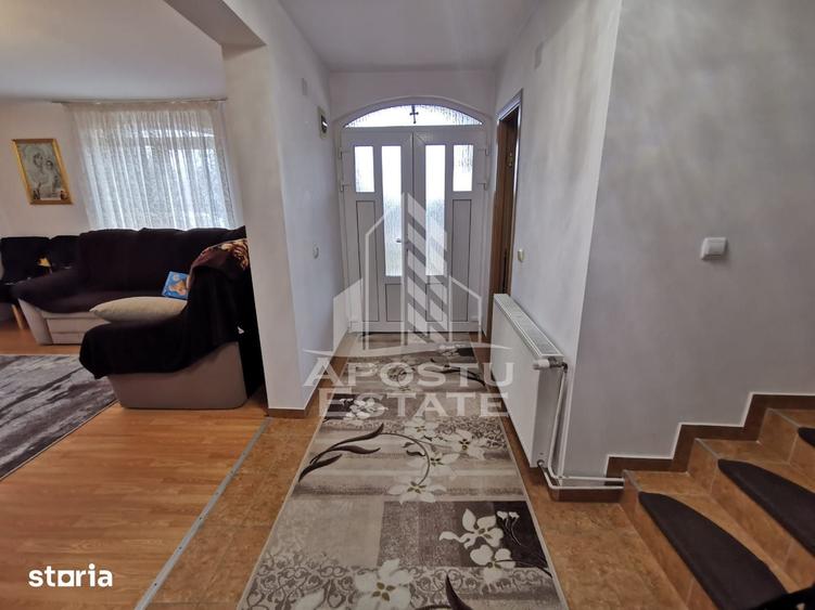 Casă cu 4 camere cu Teren 524 Mp în Sânmihaiu Român