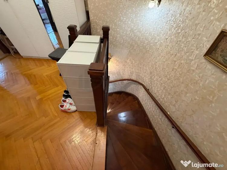 Casă cu 5 camere cu Teren 205 Mp în Polonă