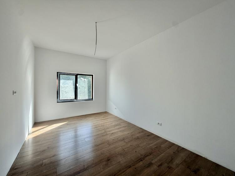 Duplex cu 4 camere cu Canalizare în Giroc