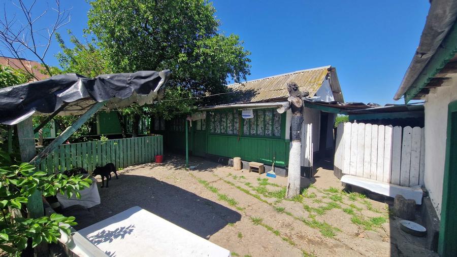 Casă cu 4 camere în Traian