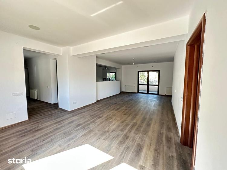 Apartament cu 4 camere în Otopeni