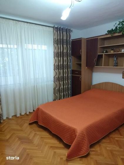 Inchiriez apartament 2 camere - 4