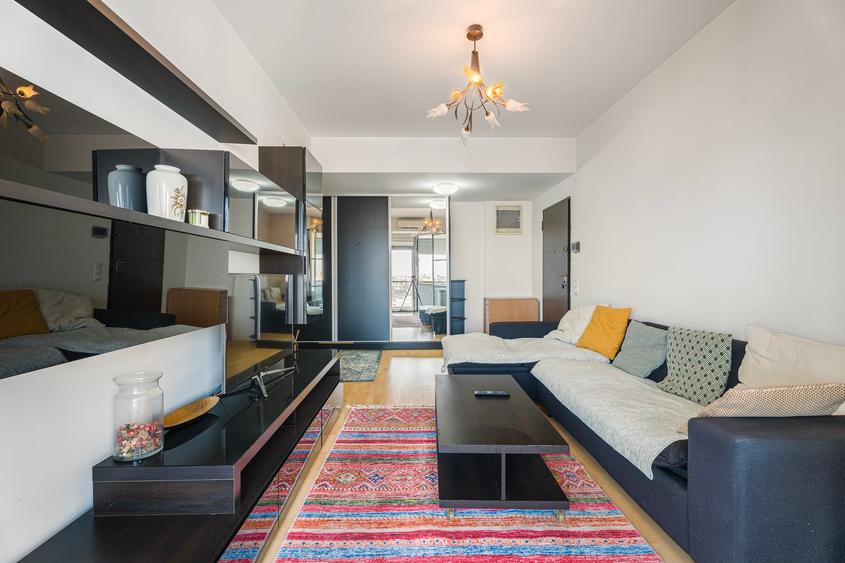 Apartament cu 3 camere semidecomandat în Calea Călărașilor