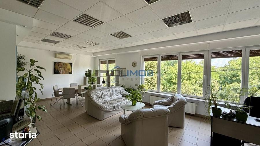 Apartament cu 4 camere în Tei