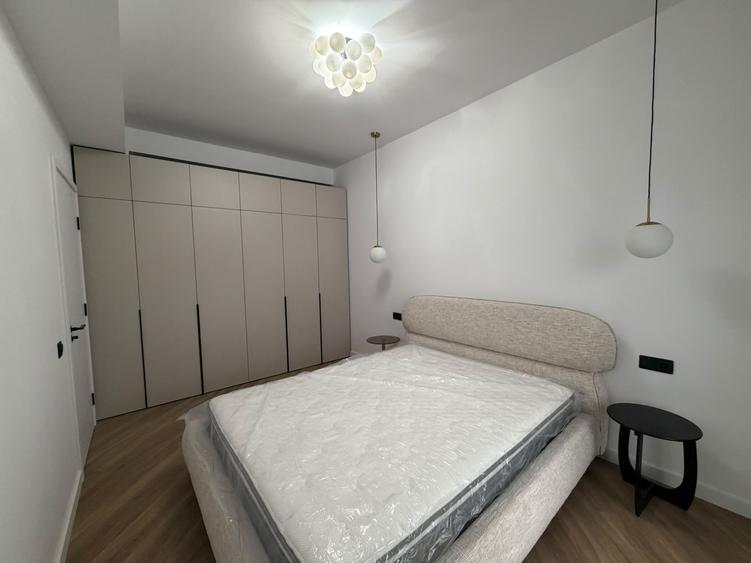 Apartament cu 2 camere semidecomandat, mobilat în Florești