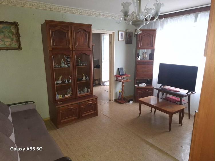 Apartament cu 3 camere nedecomandat în Mihai Bravu