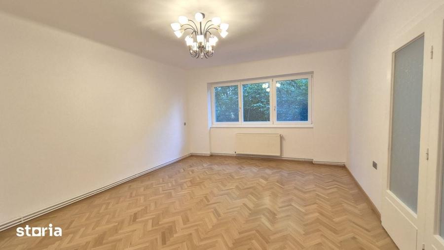 Apartament cu 2 camere decomandat în Centrul Istoric