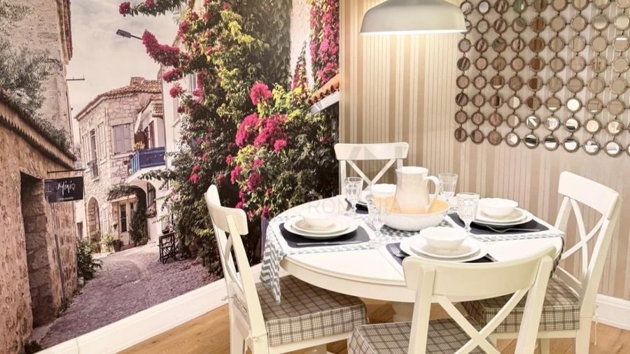 Apartament cu 3 camere decomandat, mobilat în Barbu Văcărescu