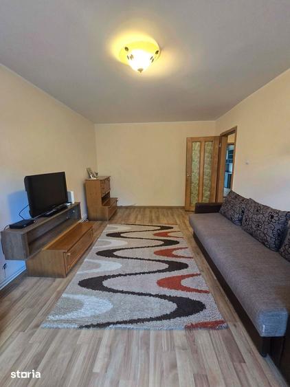 Apartament cu 3 camere decomandat în Exterior Vest