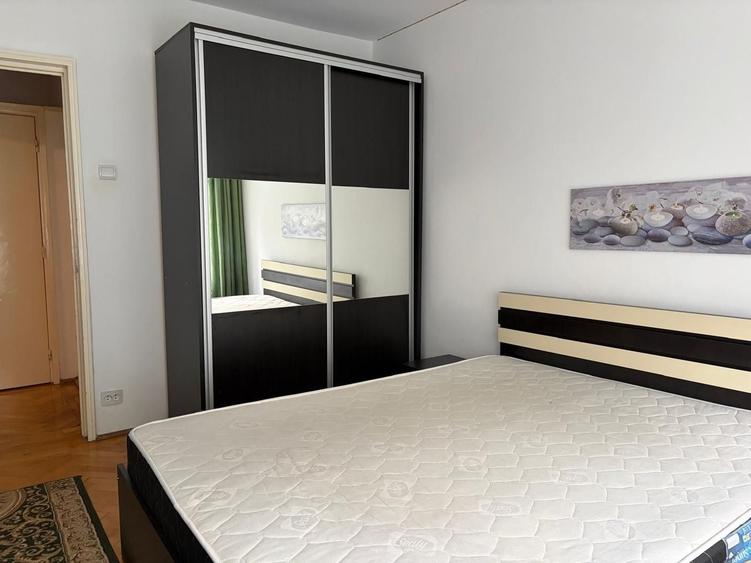 Apartament cu 2 camere semidecomandat, mobilat în Alexandru Obregia