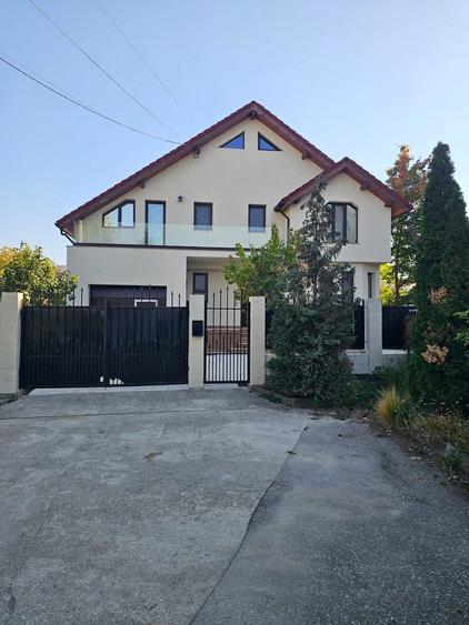 Casă cu Teren 1000 Mp în Central