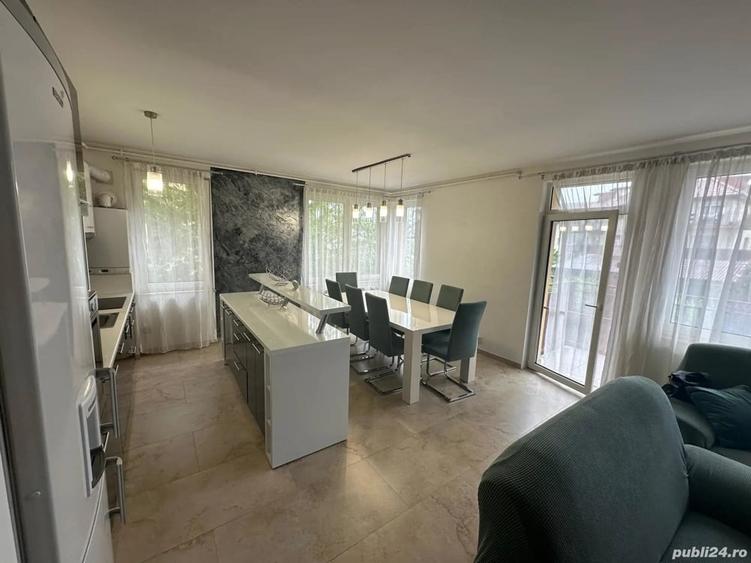 Apartament cu 3 camere decomandat în Florești