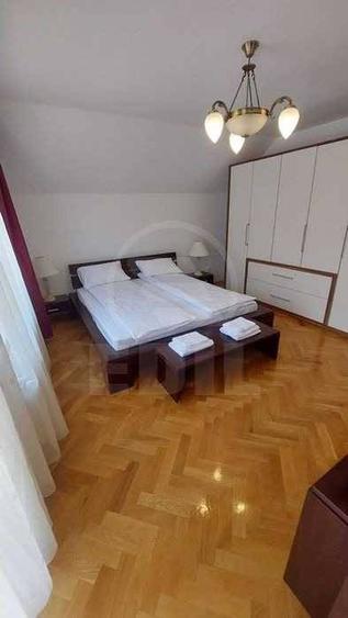 Apartament cu 4 camere semidecomandat în Europa